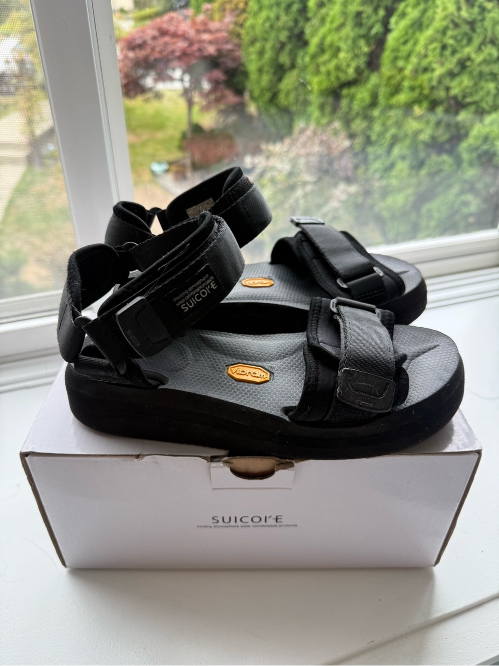 Suicoke CEL-VPO Black Platform Strap Sandals